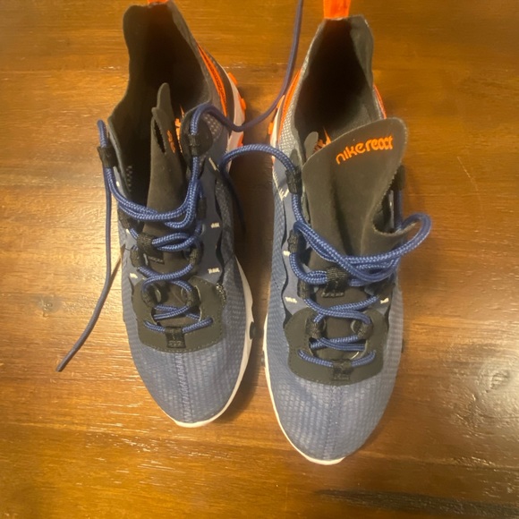 Kids Men’s 6.5 Nike Element React - Picture 3 of 5